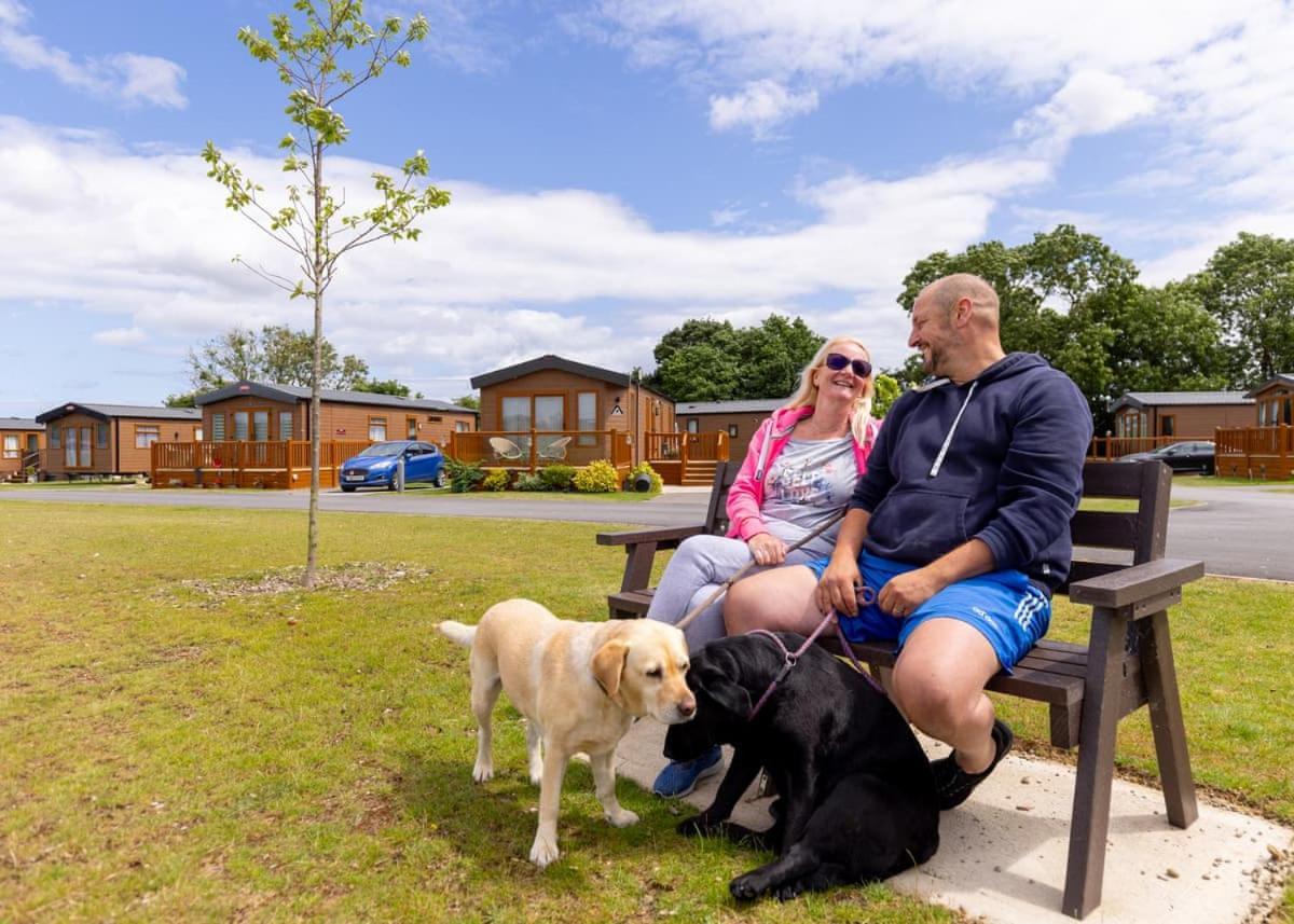 High Farm Holiday Park Routh エクステリア 写真